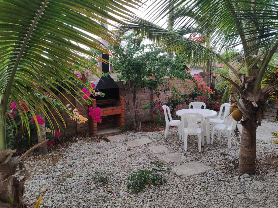 Cayo Ecovillage Puerto Cayo Esterno foto